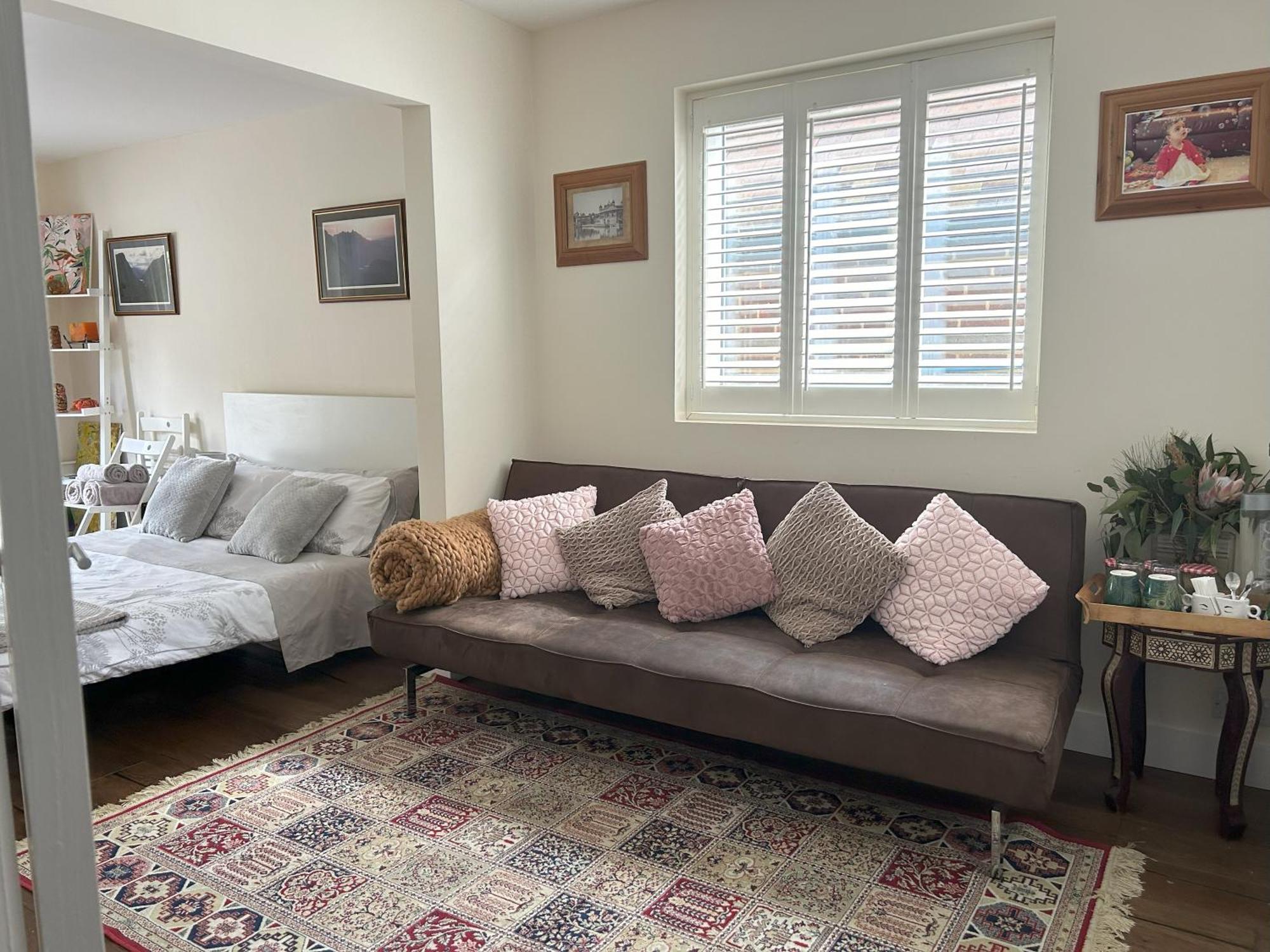 Sanctuary By The Sea With Large Including Lounge, Bathroom, Direct Garden Access & Free Parking